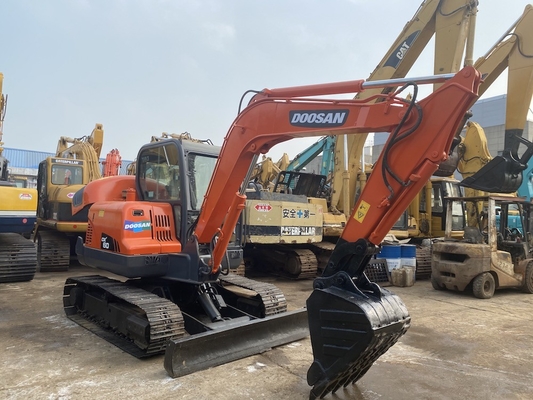 6 ton originele gebruikte Doosan DX60 Crawler graafmachine met 39,7 kW motorvermogen en 0,21m3 emmercapaciteit