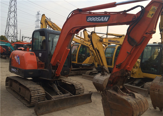 6 ton originele gebruikte Doosan DH60-7 Crawler Excavator met een emmercapaciteit van 0,09-0,2 m3