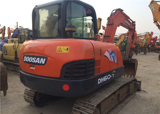 6 ton originele gebruikte Doosan DH60-7 Crawler Excavator met een emmercapaciteit van 0,09-0,2 m3